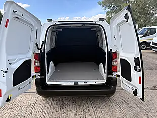 Used 2019 Vauxhall Combo 2300 Edition White - Interior and Exterior details 6