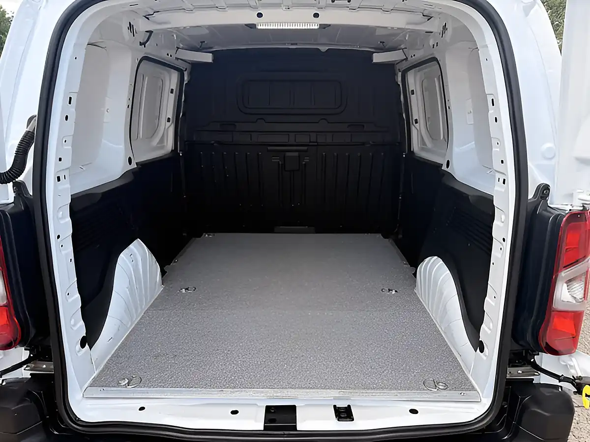 Used 2019 Vauxhall Combo 2300 Edition White - Interior and Exterior details 7