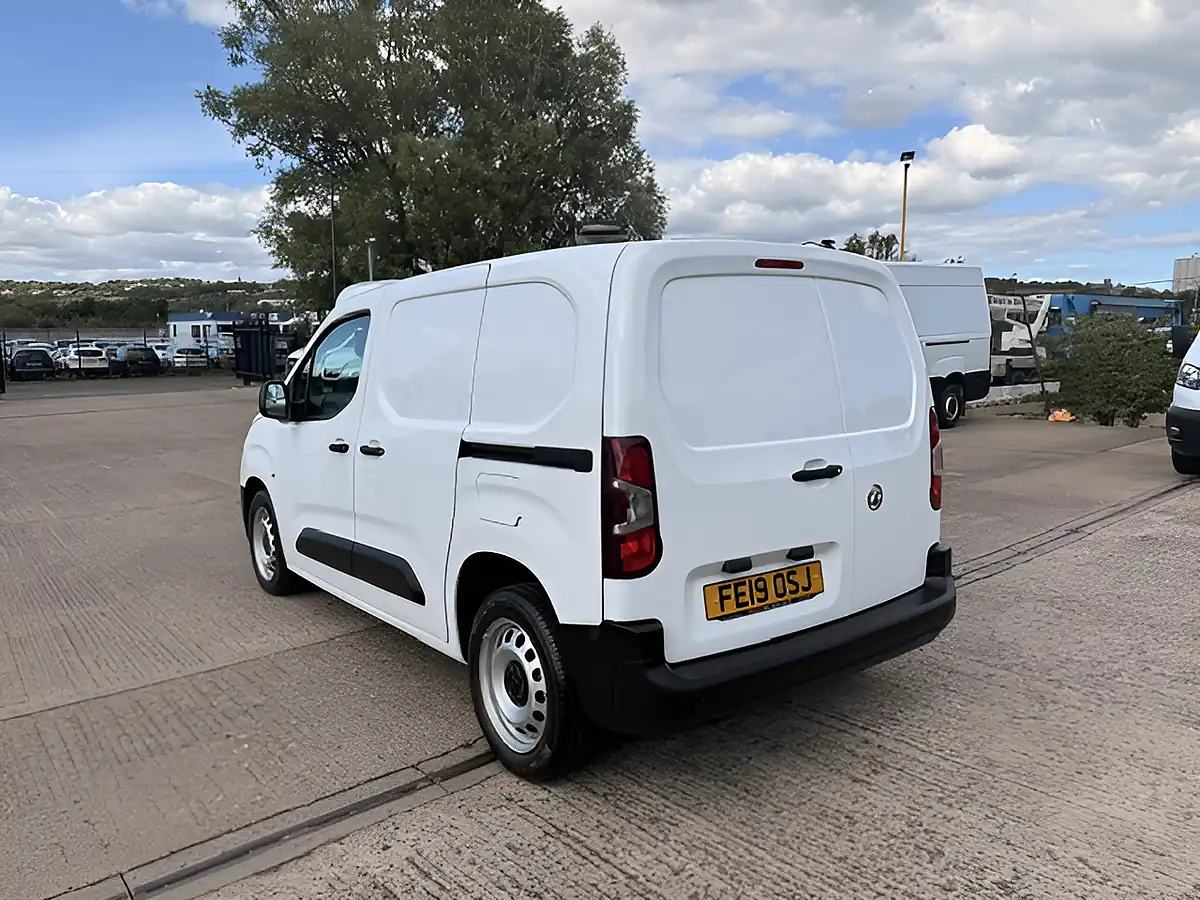 Used 2019 Vauxhall Combo 2300 Edition White - Interior and Exterior details 8