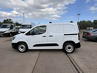 Used 2019 Vauxhall Combo 2300 Edition White - Interior and Exterior details 9
