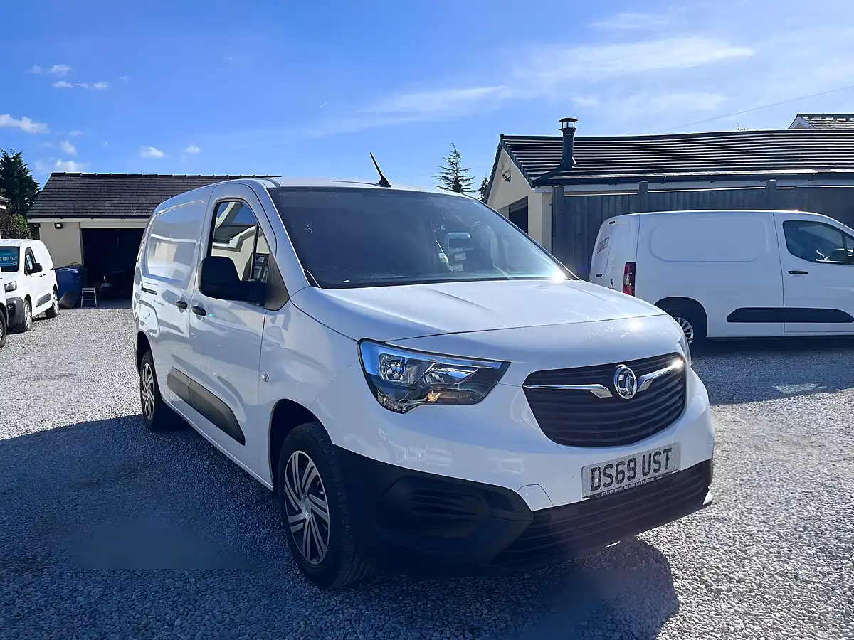 Used 2019 Vauxhall Combo 2300 Edition White - Interior and Exterior details 3