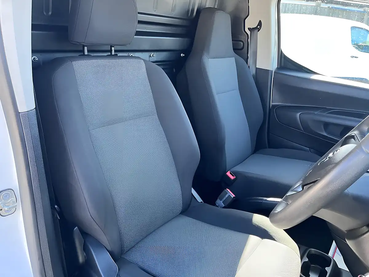 Used 2019 Vauxhall Combo 2300 Edition White - Interior and Exterior details 4