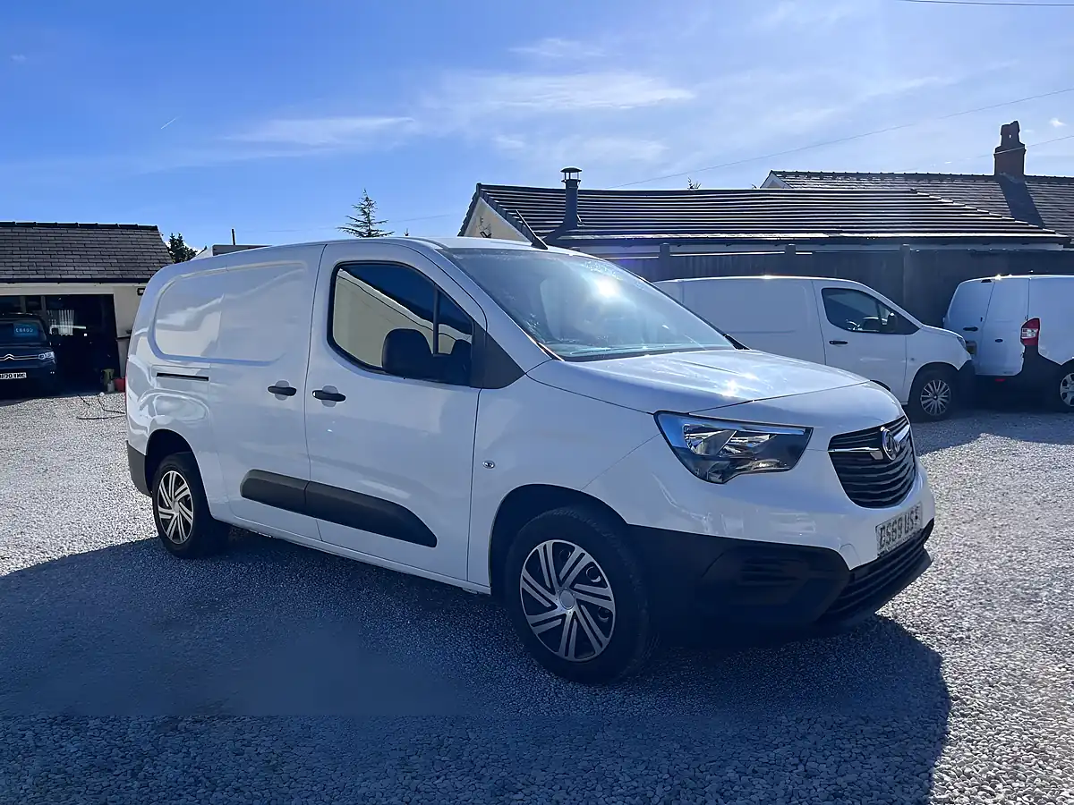 Used 2019 Vauxhall Combo 2300 Edition White - Interior and Exterior details 5