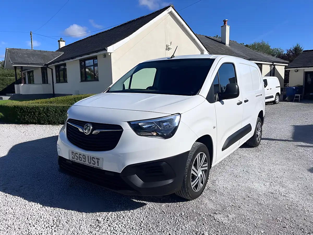 Used 2019 Vauxhall Combo 2300 Edition White - Interior and Exterior details 7