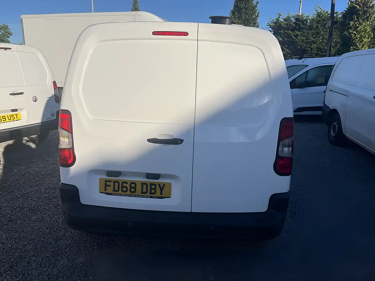 Used 2019 Vauxhall Combo 2300 Edition White - Interior and Exterior details 11