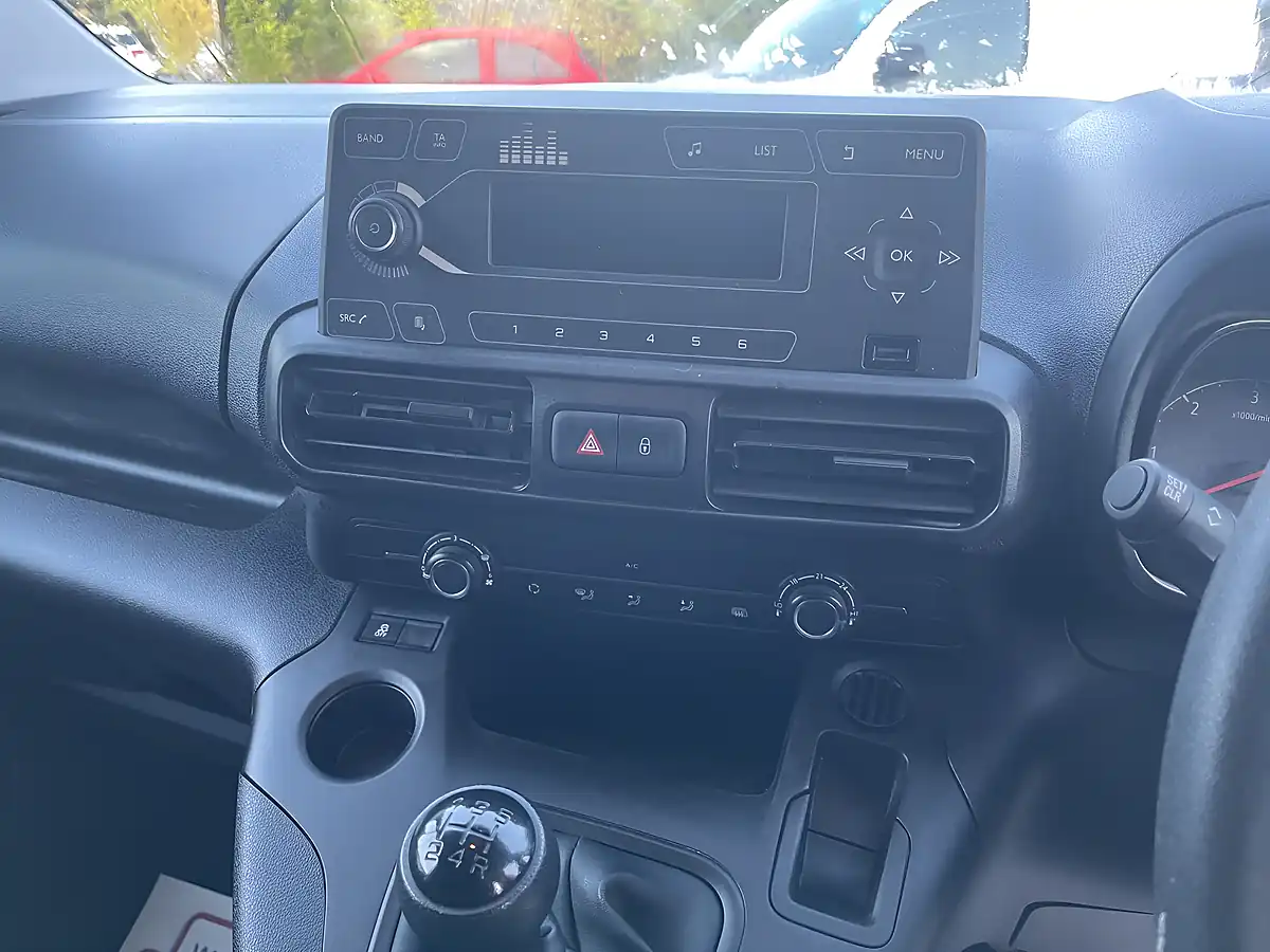 Used 2019 Vauxhall Combo 2300 Edition White - Interior and Exterior details 15