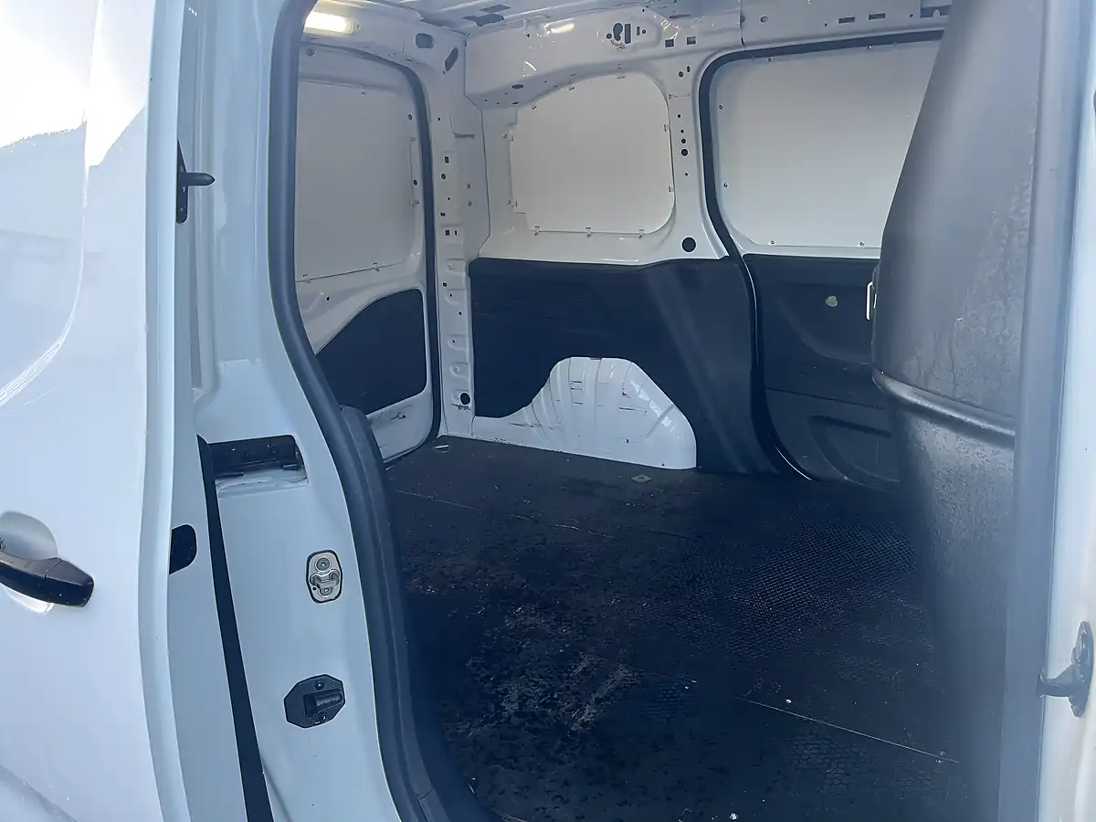 Used 2019 Vauxhall Combo 2300 Edition White - Interior and Exterior details 18