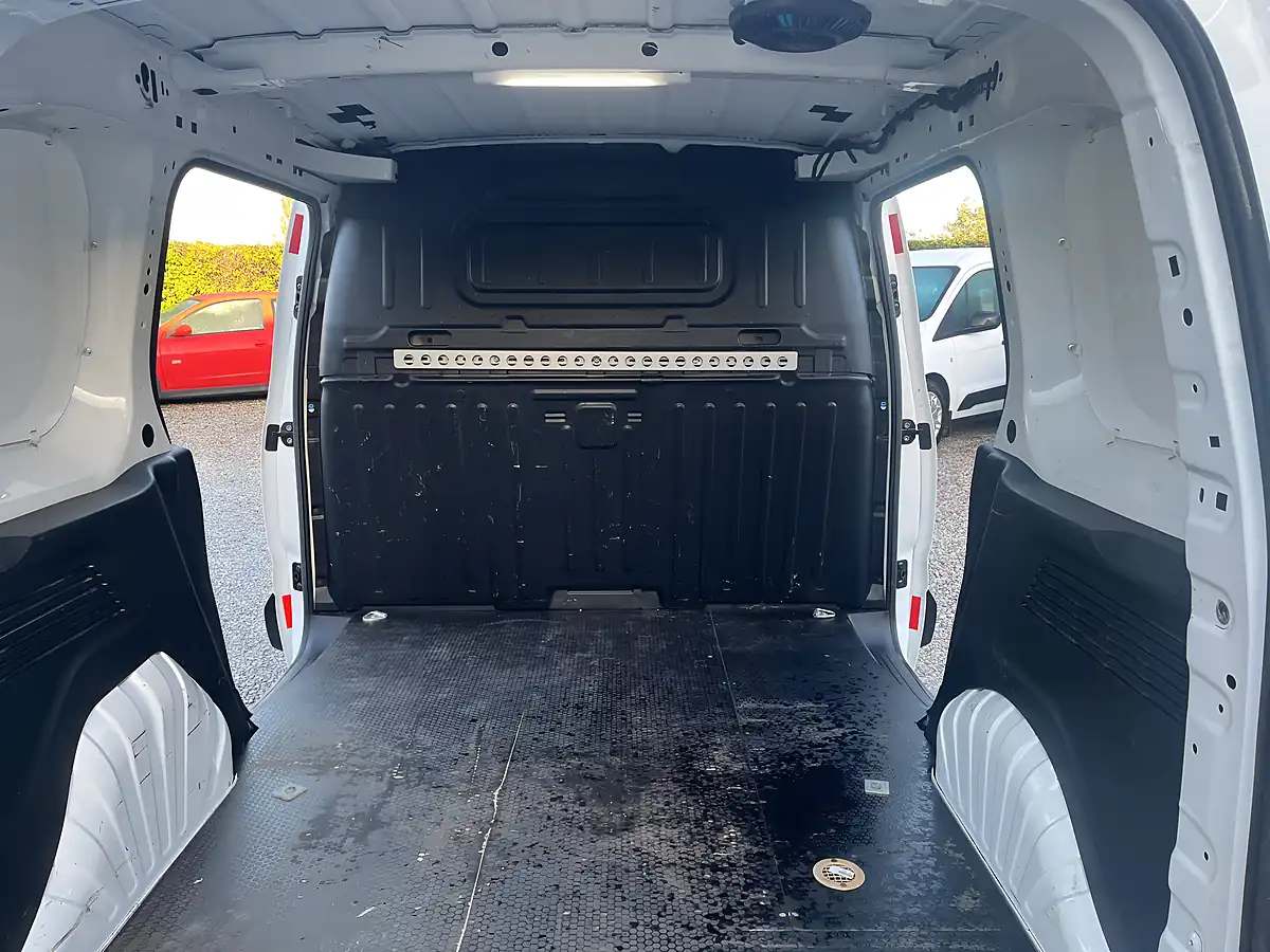 Used 2019 Vauxhall Combo 2300 Edition White - Interior and Exterior details 20