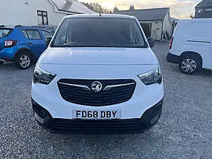 Used 2019 Vauxhall Combo 2300 Edition White - Interior and Exterior details 5