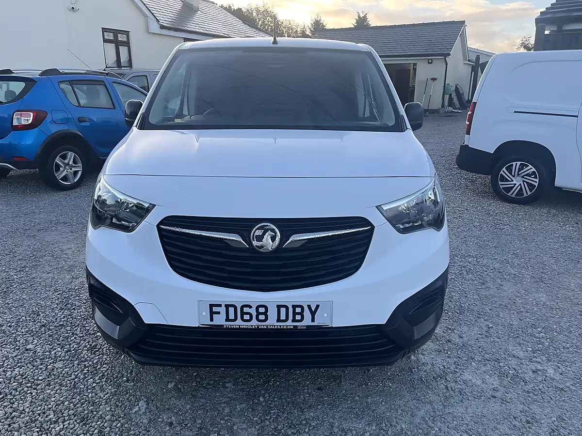 Used 2019 Vauxhall Combo 2300 Edition White - Interior and Exterior details 5