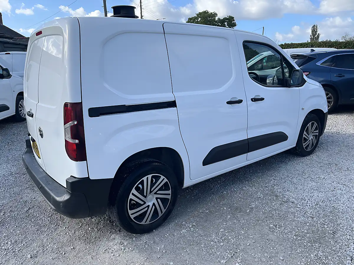 Used 2019 Vauxhall Combo 2300 Edition White - Interior and Exterior details 10