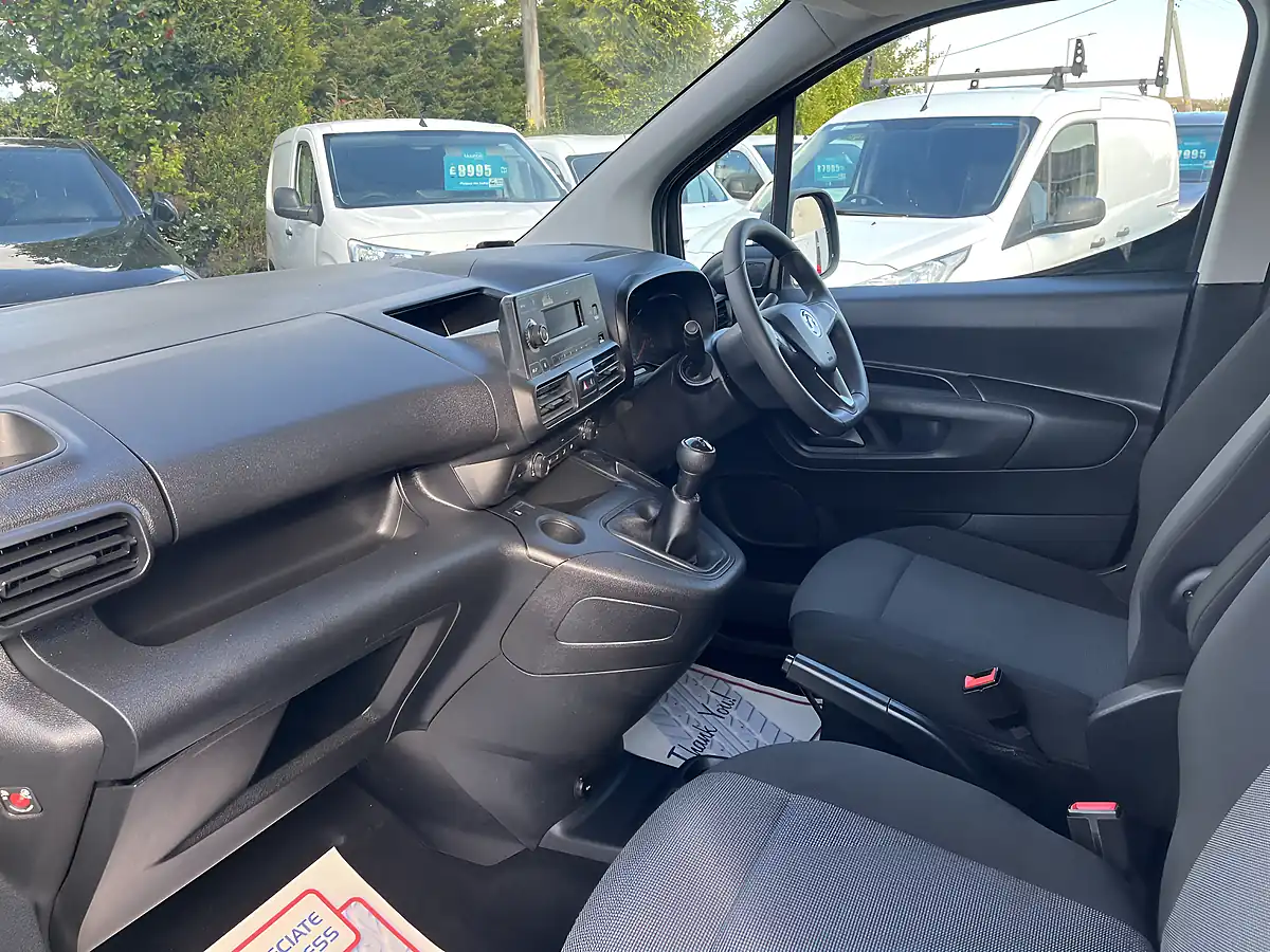 Used 2019 Vauxhall Combo 2300 Edition White - Interior and Exterior details 16