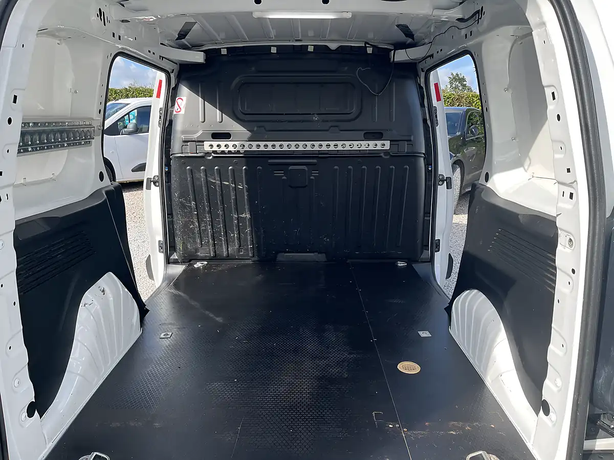 Used 2019 Vauxhall Combo 2300 Edition White - Interior and Exterior details 20