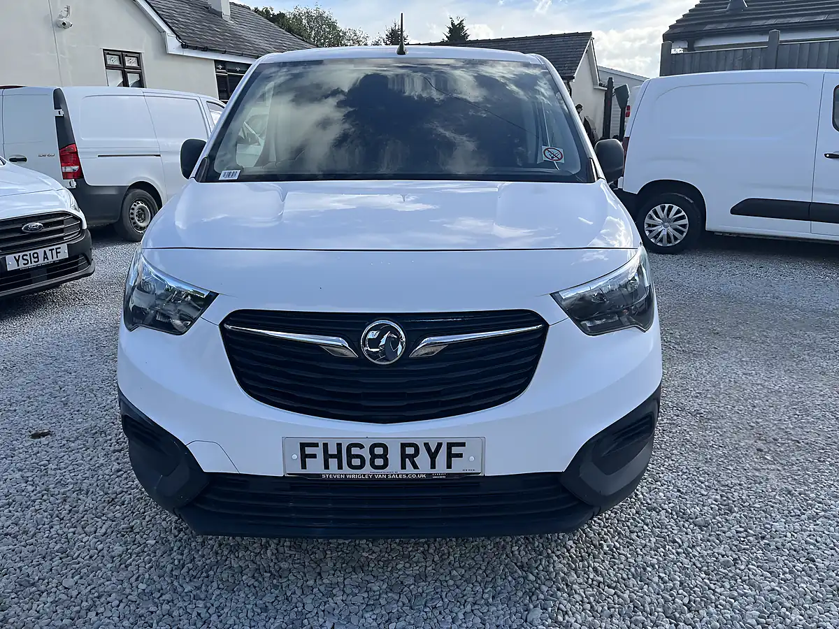 Used 2019 Vauxhall Combo 2300 Edition White - Interior and Exterior details 5