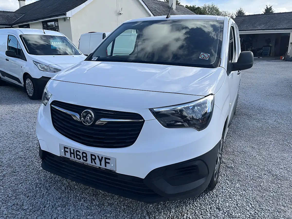 Used 2019 Vauxhall Combo 2300 Edition White - Interior and Exterior details 6