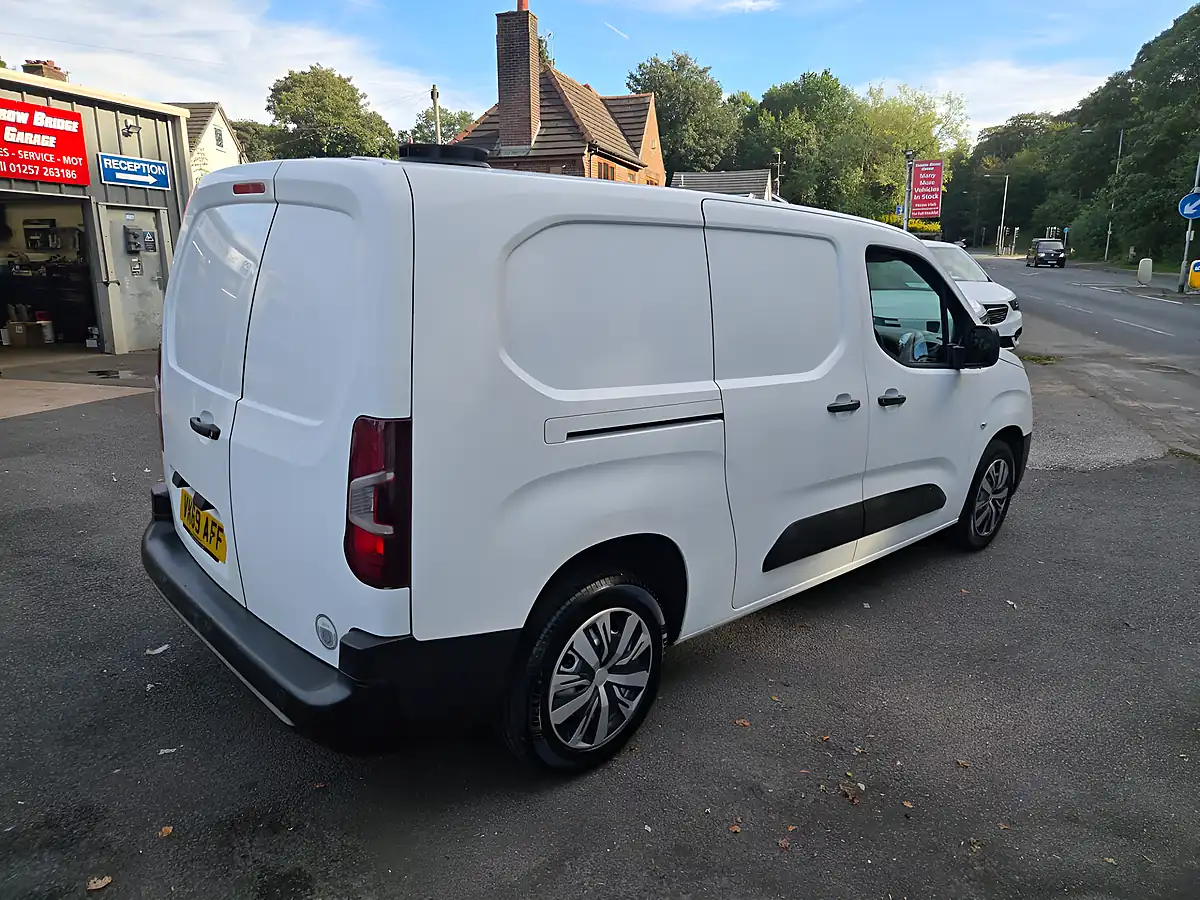 Used 2019 Vauxhall Combo Edition H1 L2 White - Interior and Exterior details 11