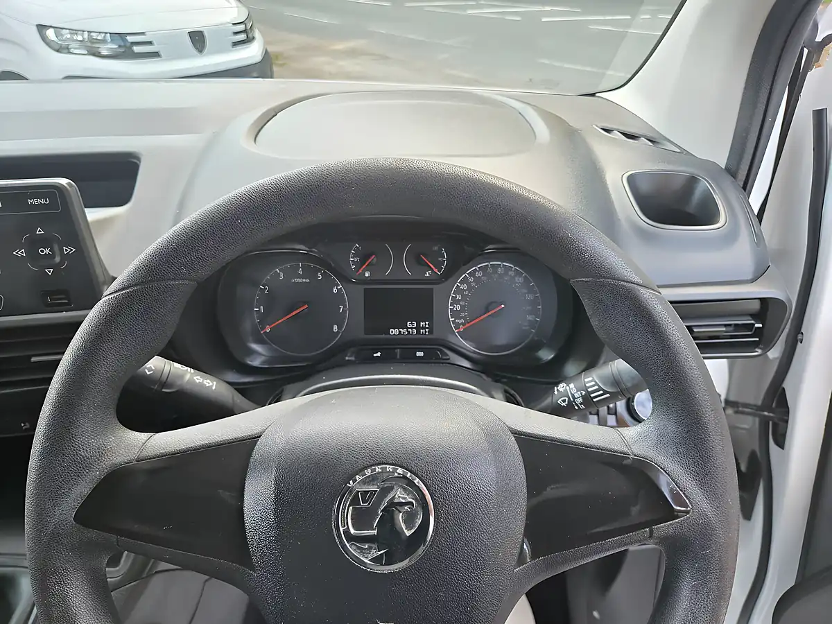 Used 2019 Vauxhall Combo Edition H1 L2 White - Interior and Exterior details 15