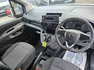 Used 2019 Vauxhall Combo Edition H1 L2 White - Interior and Exterior details 16
