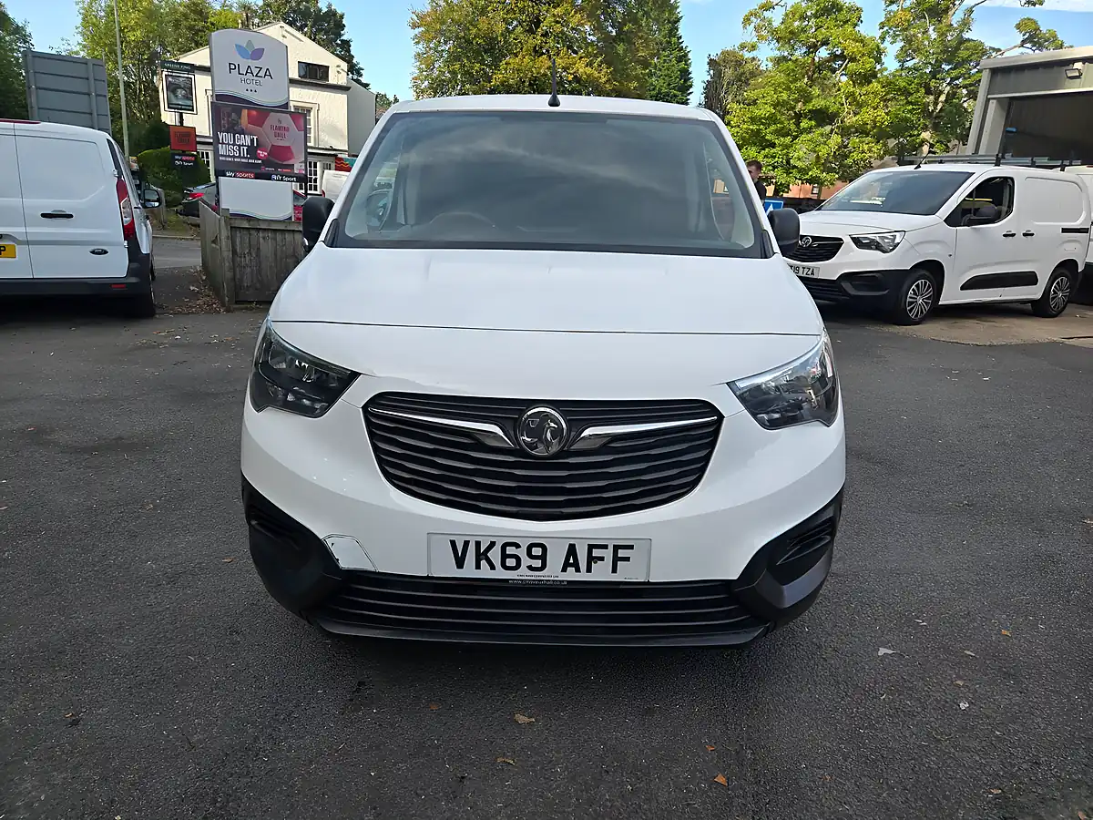 Used 2019 Vauxhall Combo Edition H1 L2 White - Interior and Exterior details 2