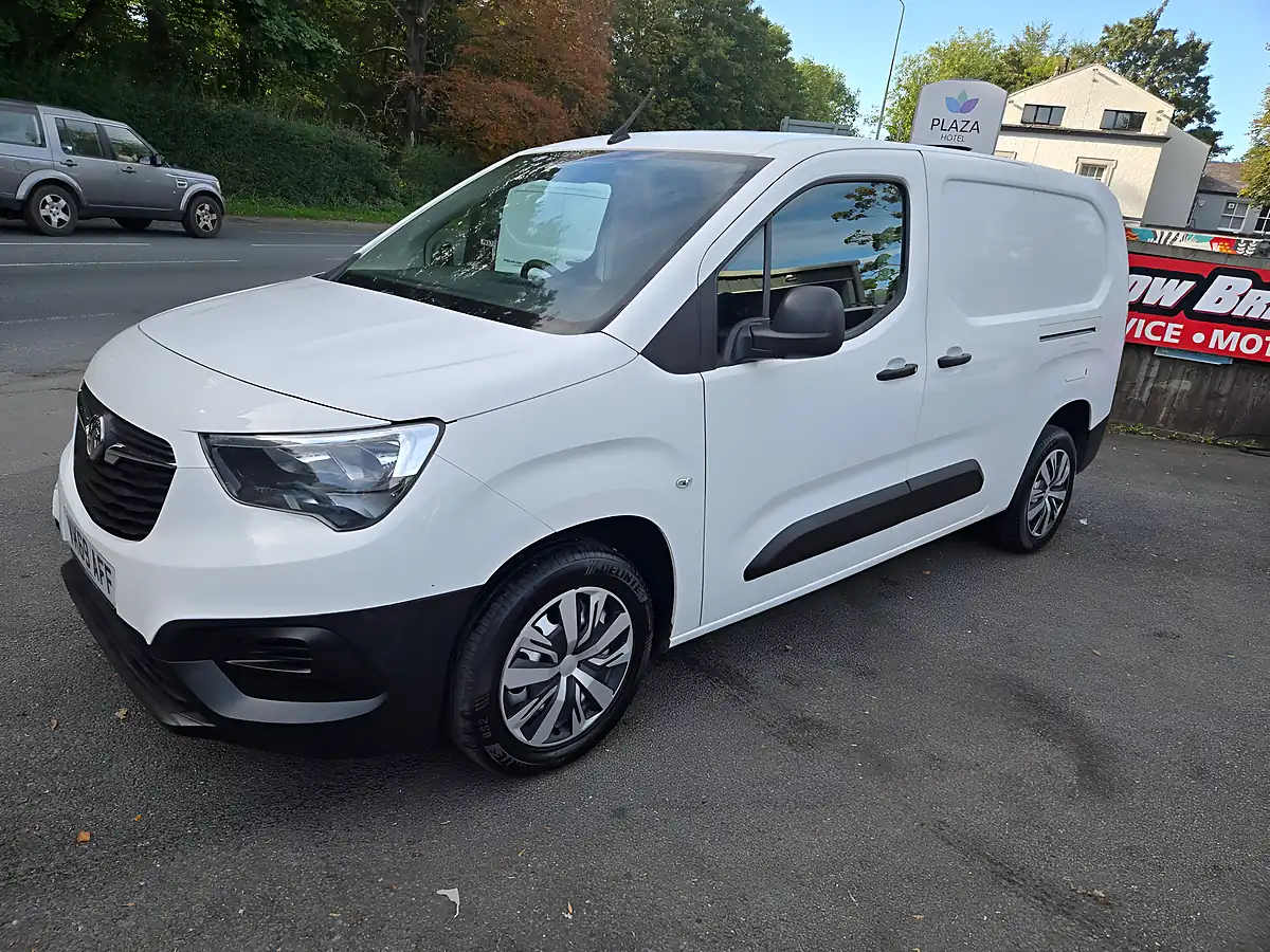 Used 2019 Vauxhall Combo Edition H1 L2 White - Interior and Exterior details 3