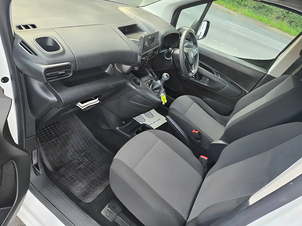 Used 2019 Vauxhall Combo Edition H1 L2 White - Interior and Exterior details 5