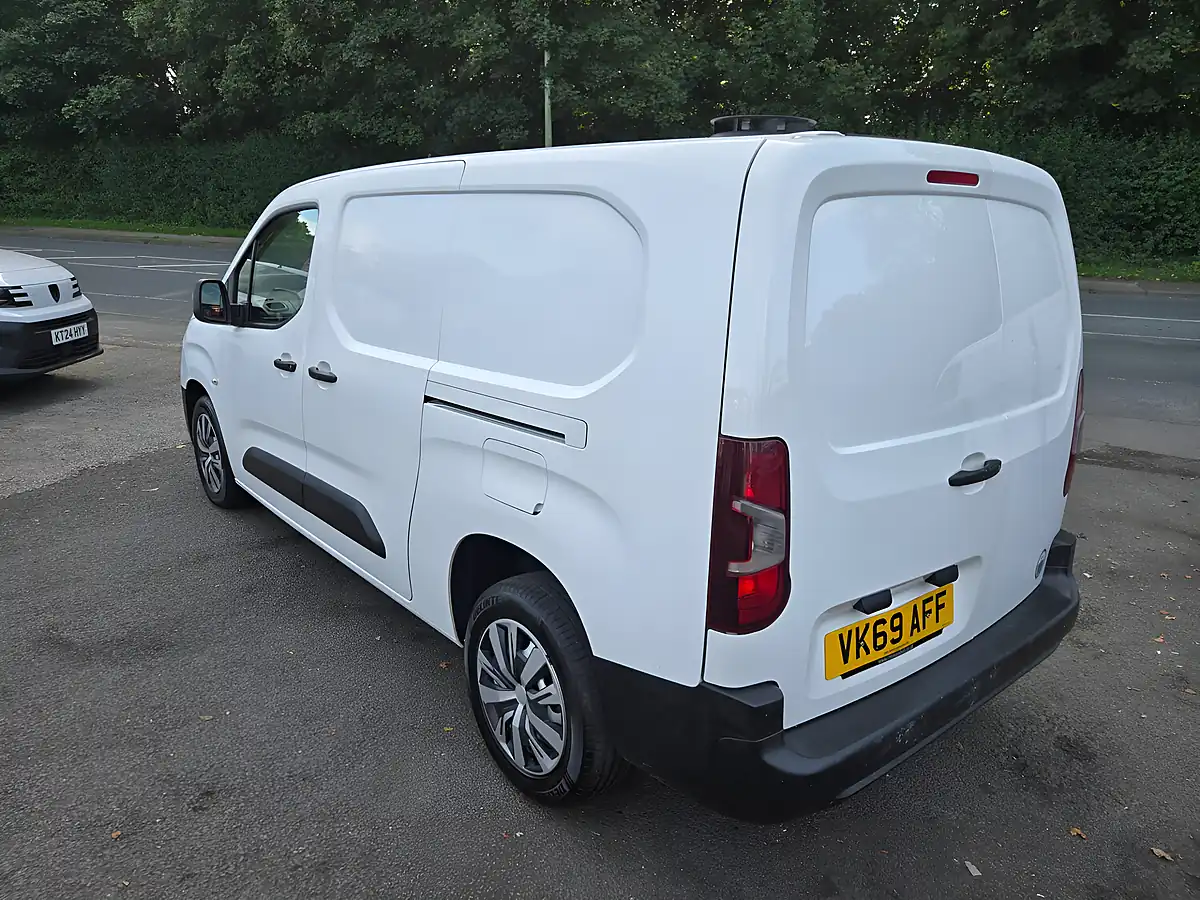Used 2019 Vauxhall Combo Edition H1 L2 White - Interior and Exterior details 8
