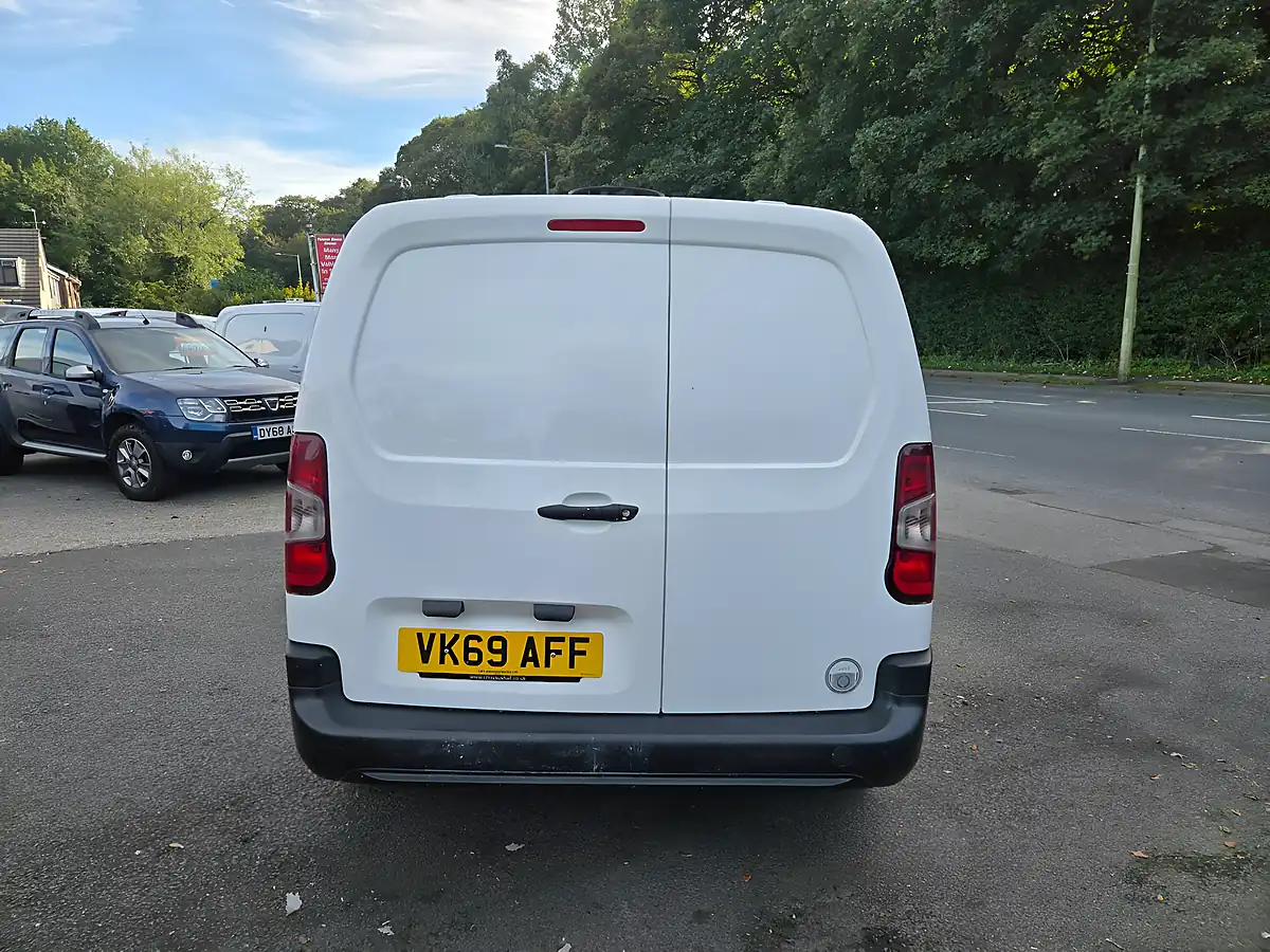 Used 2019 Vauxhall Combo Edition H1 L2 White - Interior and Exterior details 9