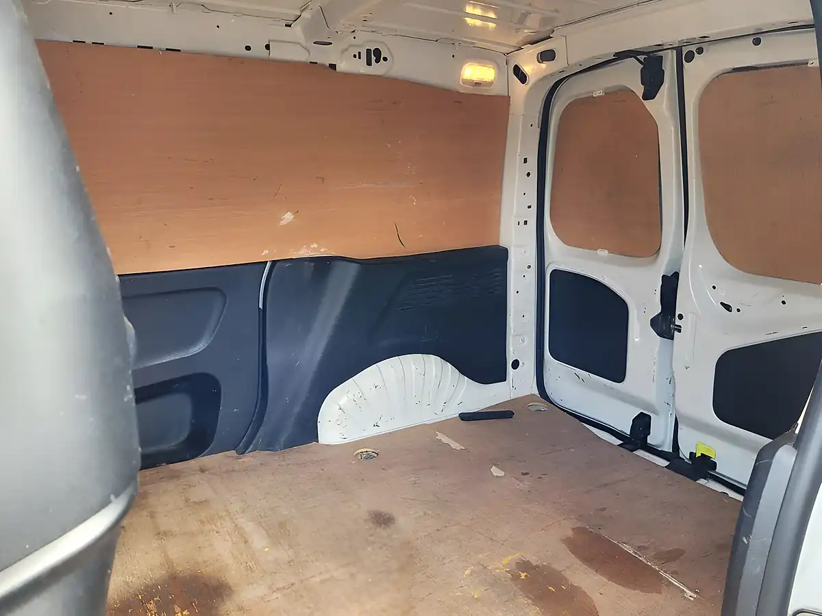 Used 2019 Vauxhall Combo Edition White - Interior and Exterior details 10