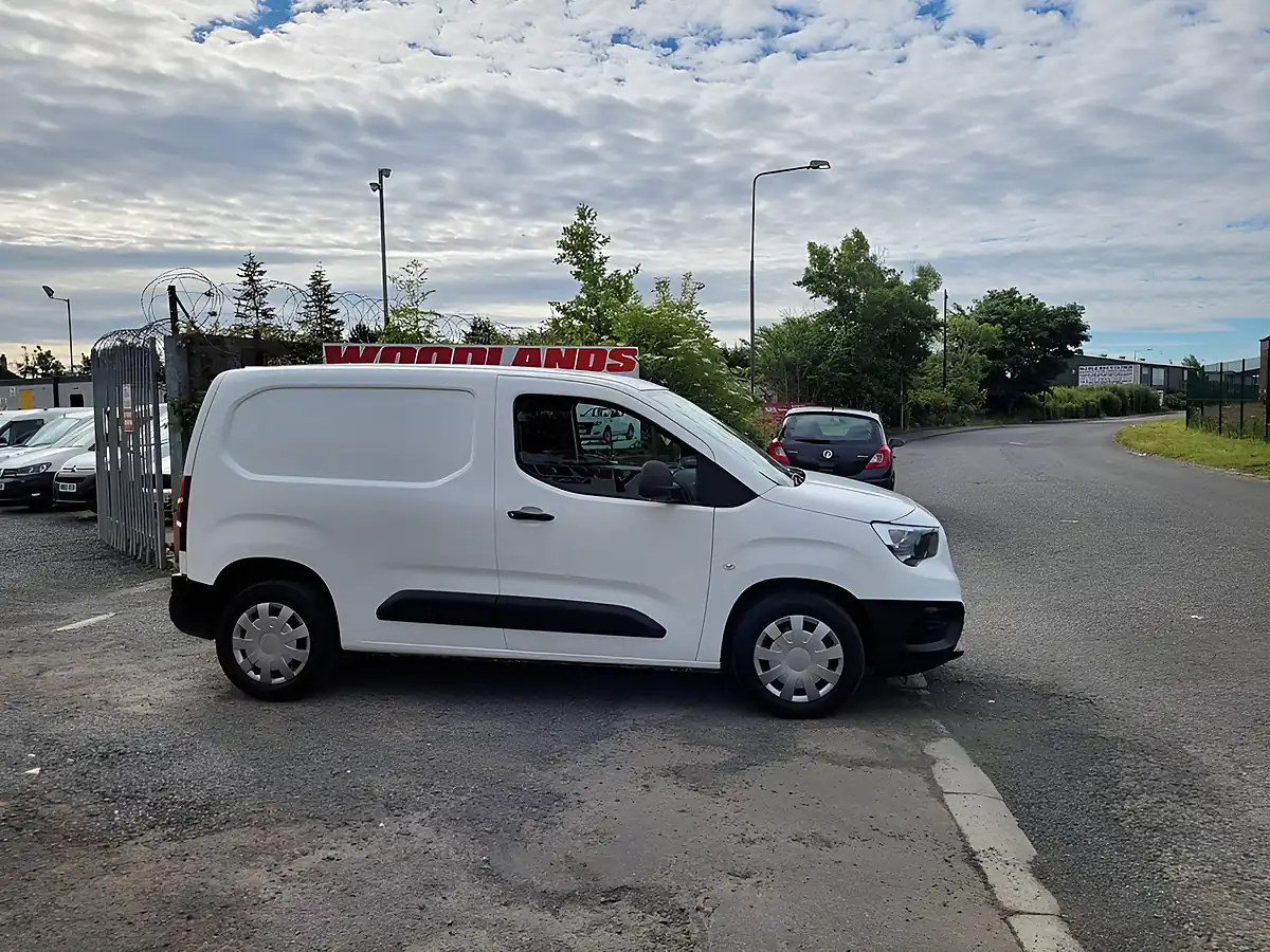 Used 2019 Vauxhall Combo Edition White - Interior and Exterior details 2