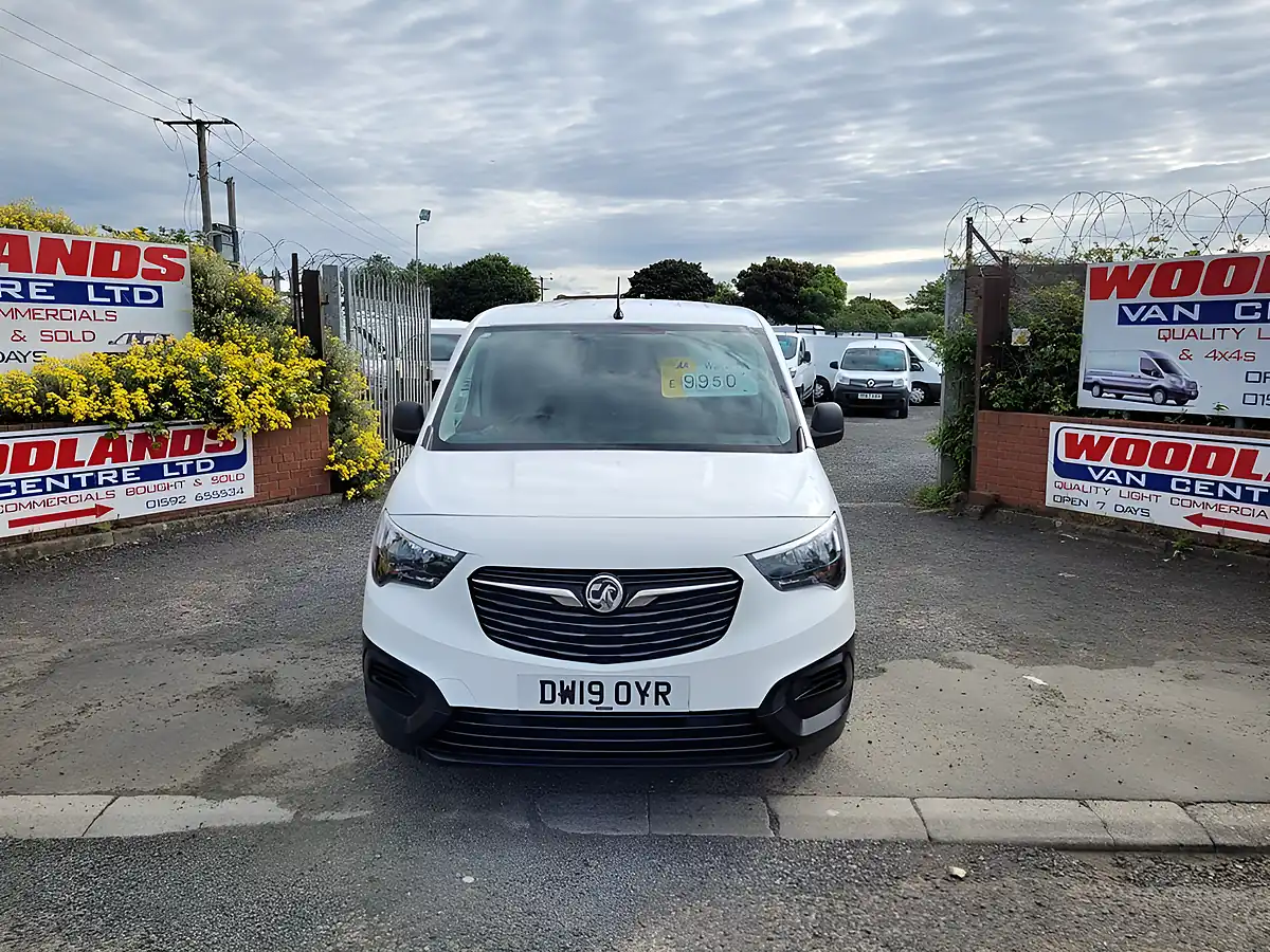 Used 2019 Vauxhall Combo Edition White - Interior and Exterior details 3