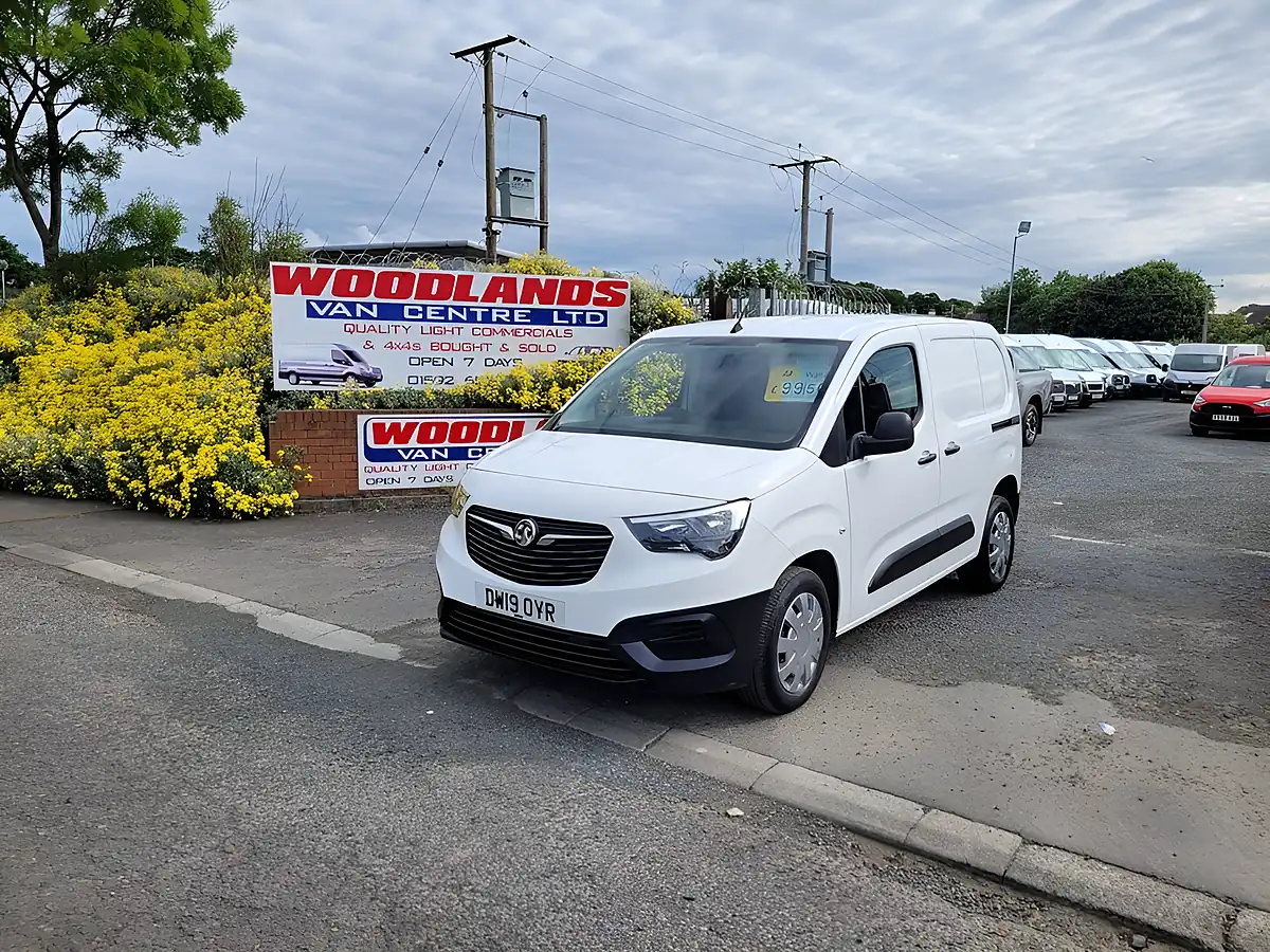 Used 2019 Vauxhall Combo Edition White - Interior and Exterior details 4