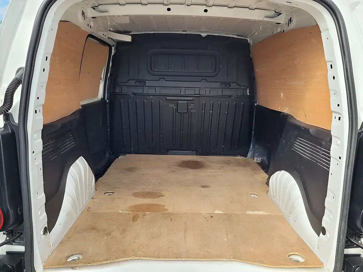 Used 2019 Vauxhall Combo Edition White - Interior and Exterior details 9