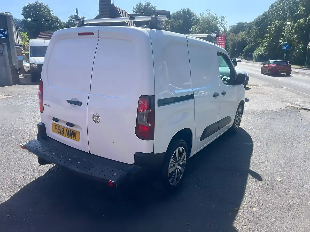 Used 2019 Vauxhall Combo H1 Edition White - Interior and Exterior details 5