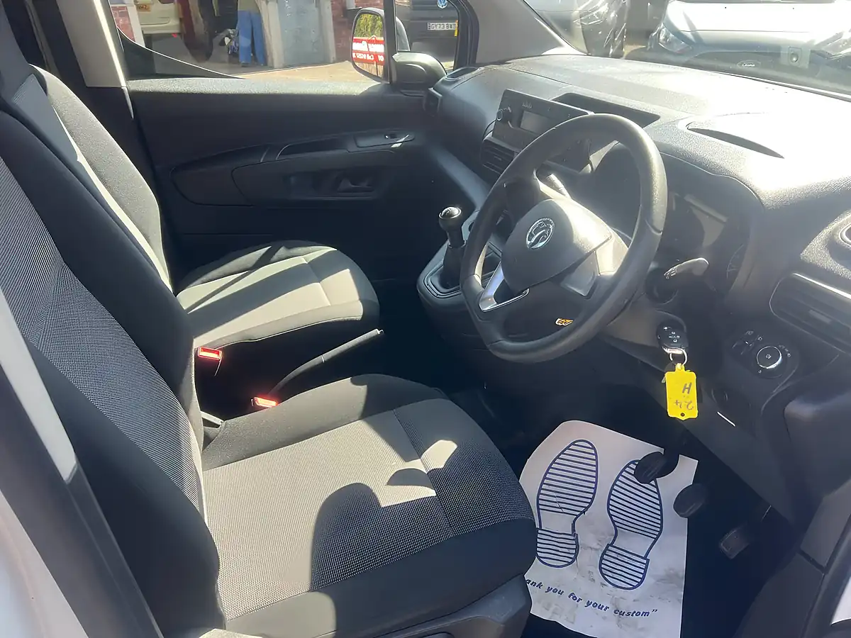 Used 2019 Vauxhall Combo H1 Edition White - Interior and Exterior details 7