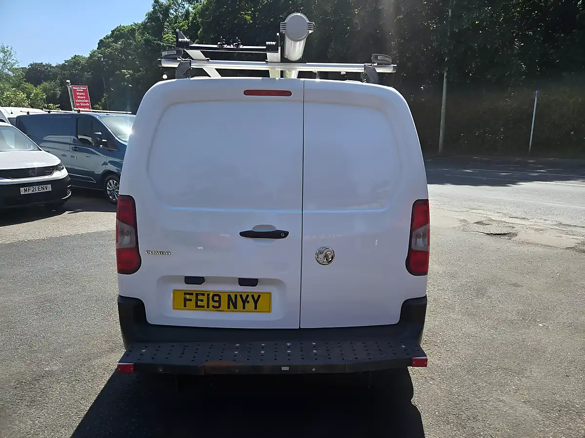 Used 2019 Vauxhall Combo H1 Edition White - Interior and Exterior details 10