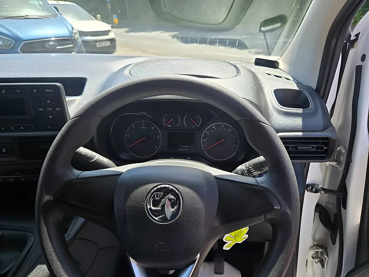 Used 2019 Vauxhall Combo H1 Edition White - Interior and Exterior details 15