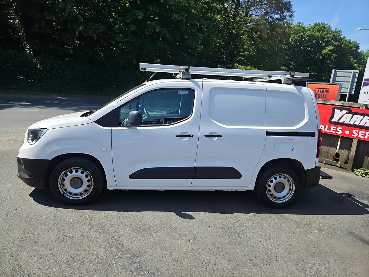 Used 2019 Vauxhall Combo H1 Edition White - Interior and Exterior details 4