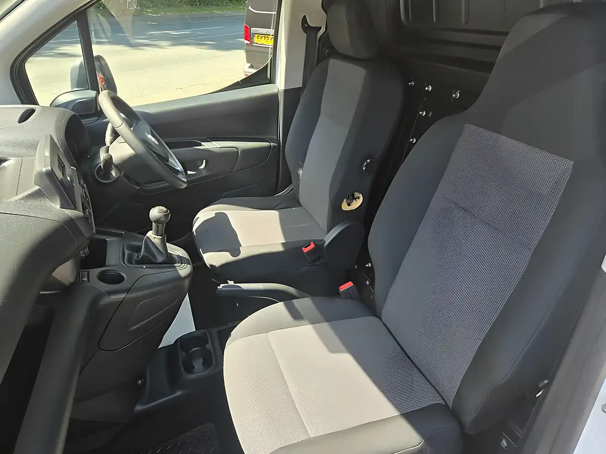 Used 2019 Vauxhall Combo H1 Edition White - Interior and Exterior details 6