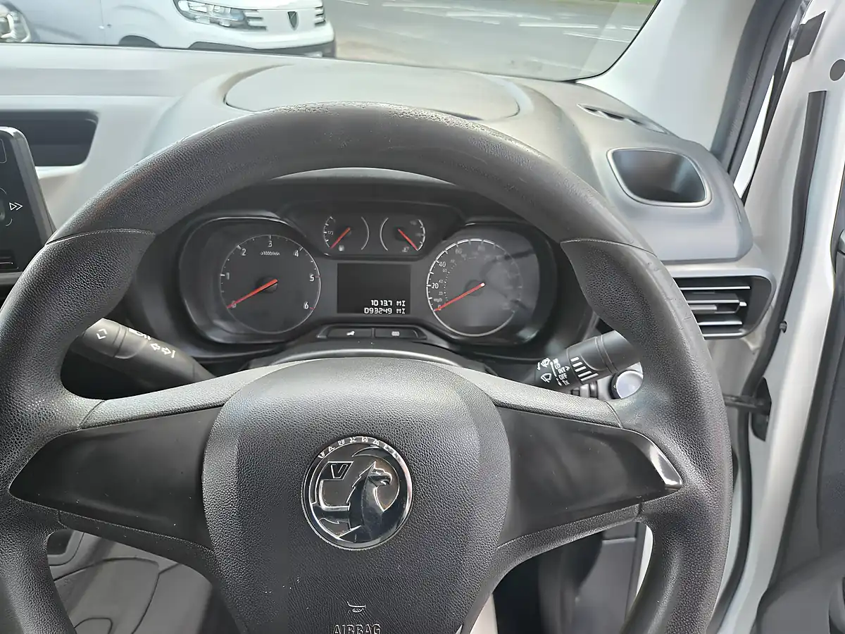 Used 2019 Vauxhall Combo H1 Edition White - Interior and Exterior details 13