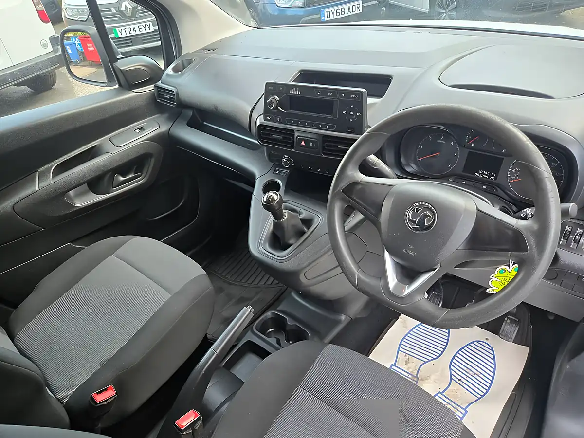 Used 2019 Vauxhall Combo H1 Edition White - Interior and Exterior details 14