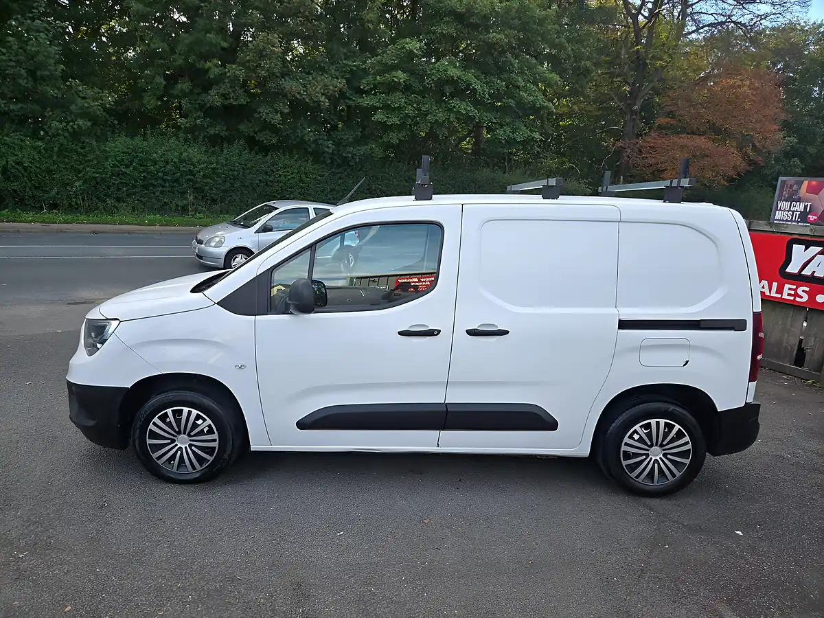 Used 2019 Vauxhall Combo H1 Edition White - Interior and Exterior details 4