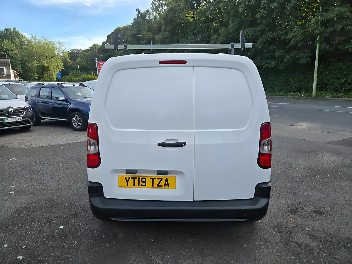 Used 2019 Vauxhall Combo H1 Edition White - Interior and Exterior details 8