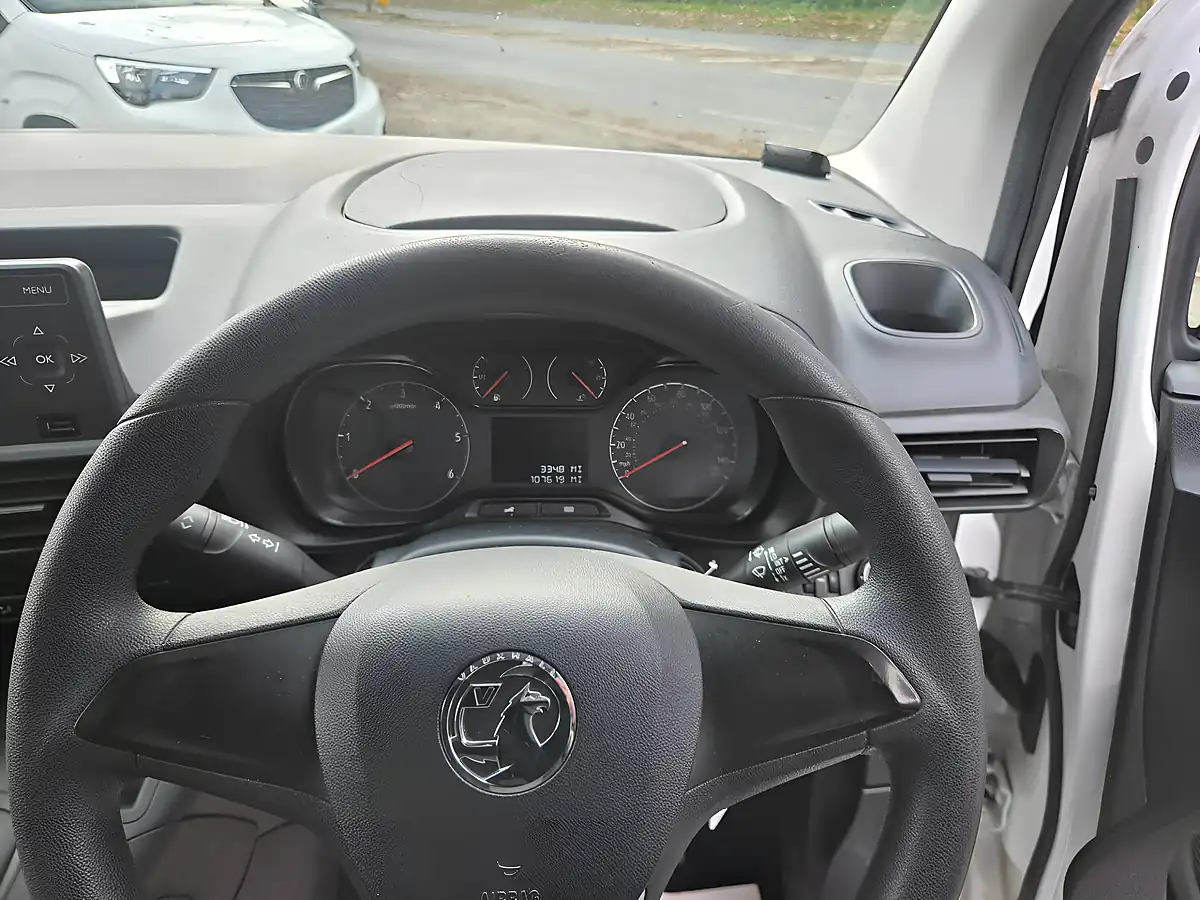 Used 2019 Vauxhall Combo H1 Edition White - Interior and Exterior details 12