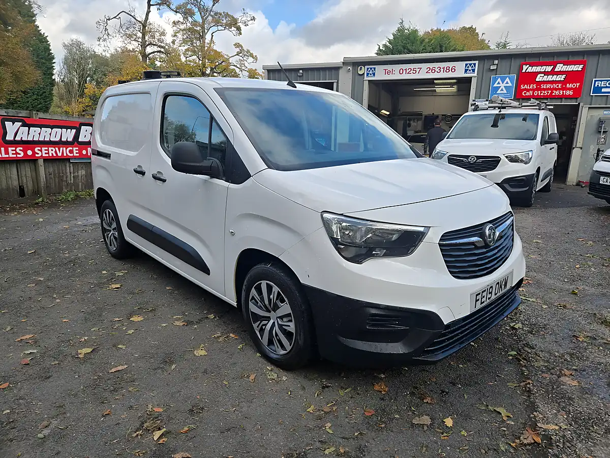 Used 2019 Vauxhall Combo H1 Edition White - Interior and Exterior details 14