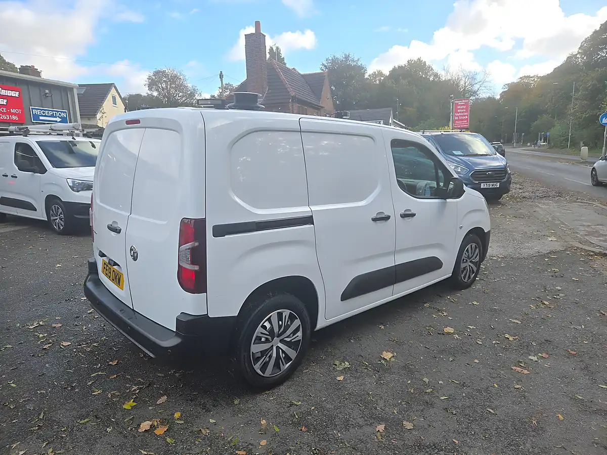 Used 2019 Vauxhall Combo H1 Edition White - Interior and Exterior details 18