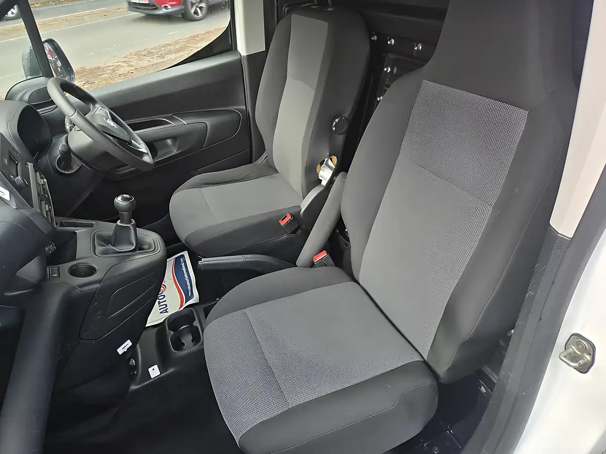 Used 2019 Vauxhall Combo H1 Edition White - Interior and Exterior details 6