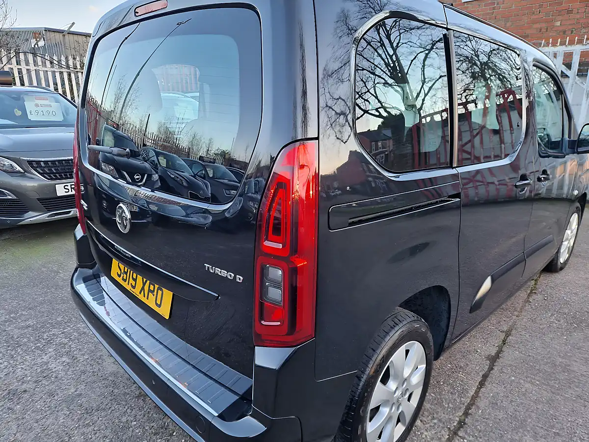Used 2019 Vauxhall Combo Life Energy Black - Interior and Exterior details 11