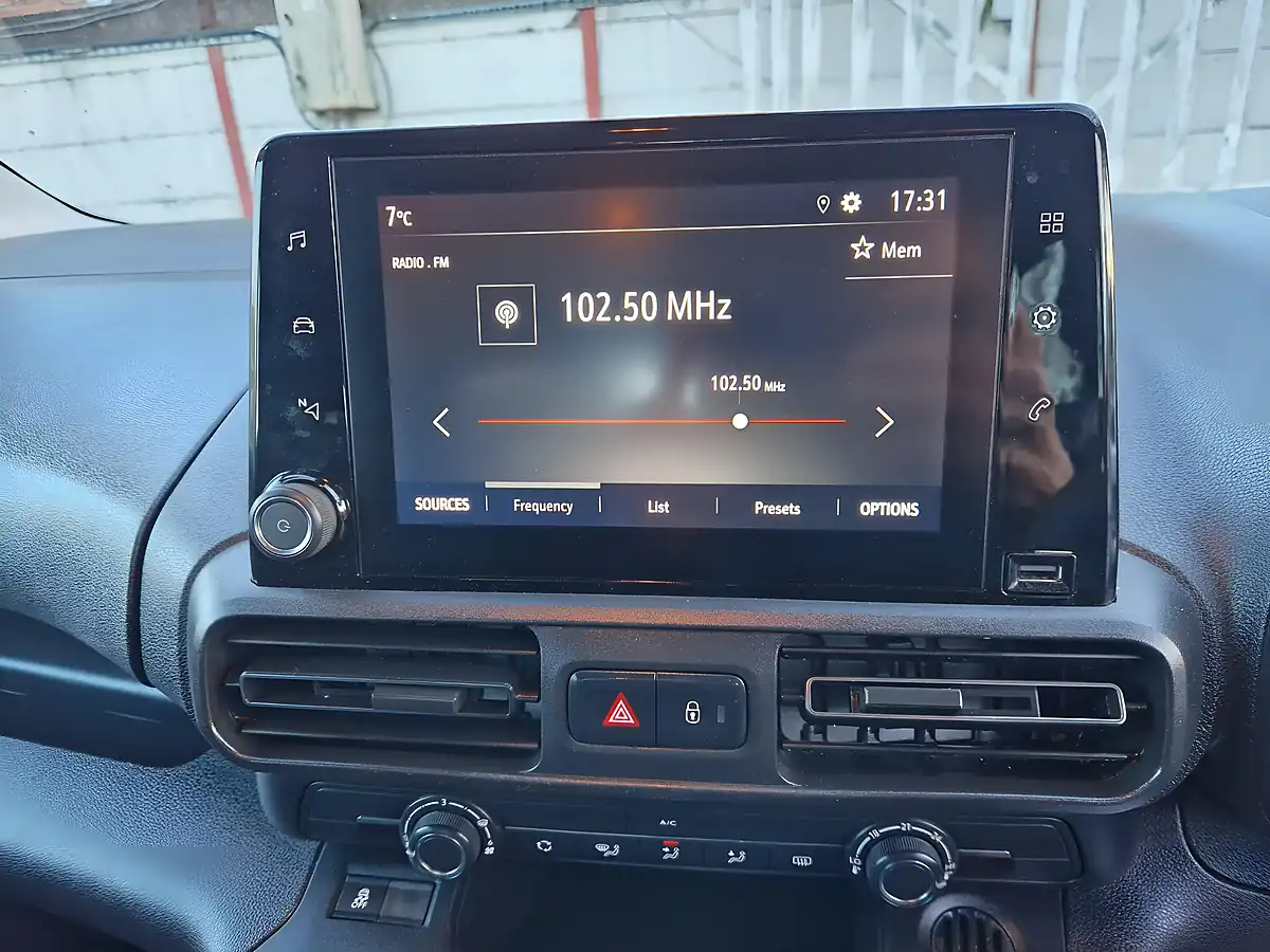 Used 2019 Vauxhall Combo Life Energy Black - Interior and Exterior details 12