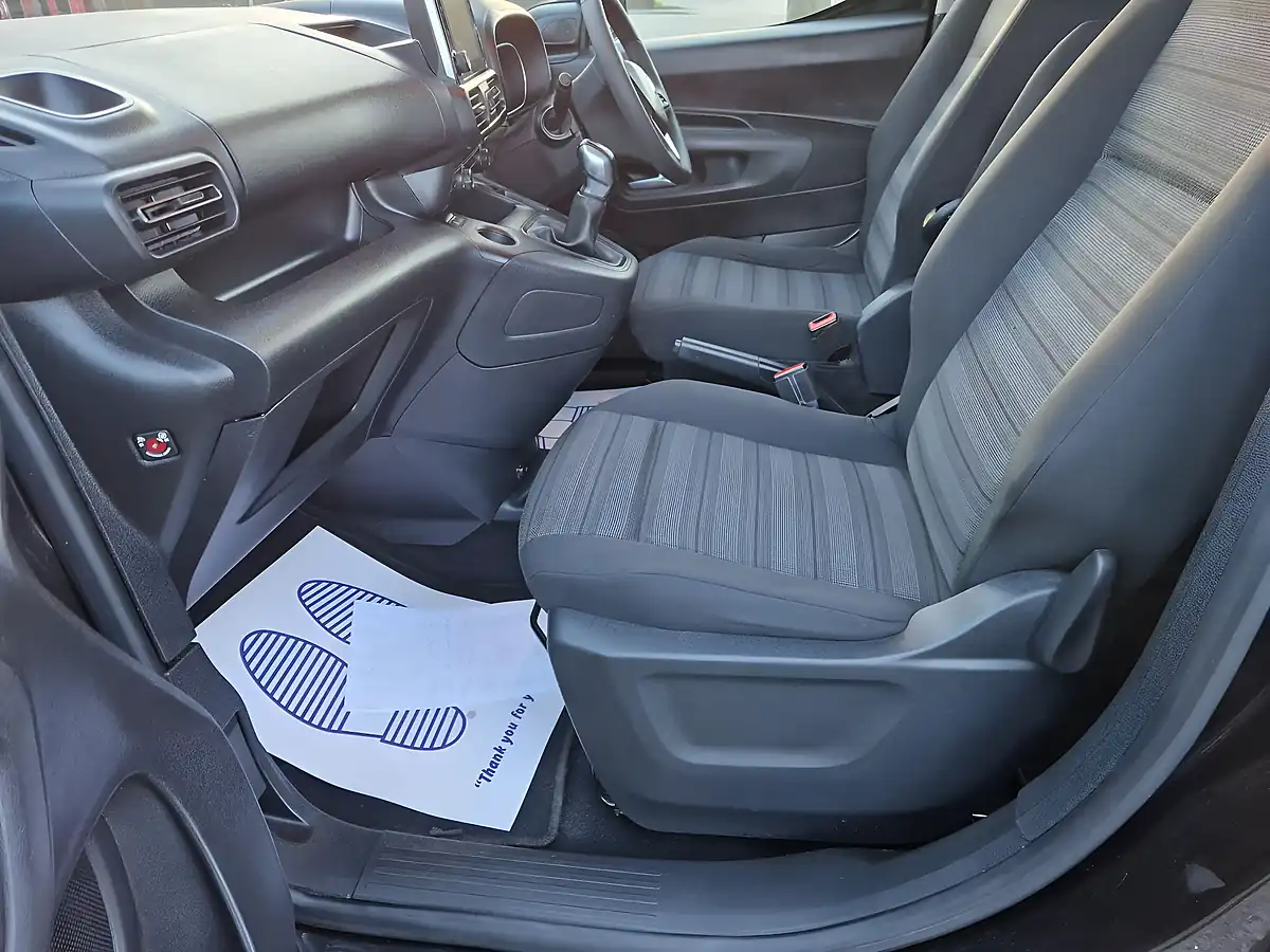 Used 2019 Vauxhall Combo Life Energy Black - Interior and Exterior details 13