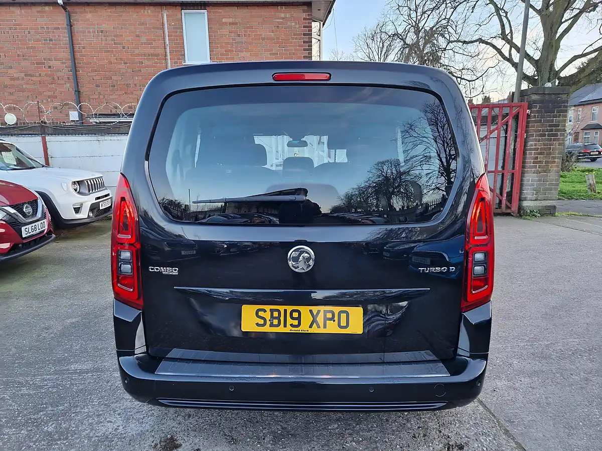 Used 2019 Vauxhall Combo Life Energy Black - Interior and Exterior details 5